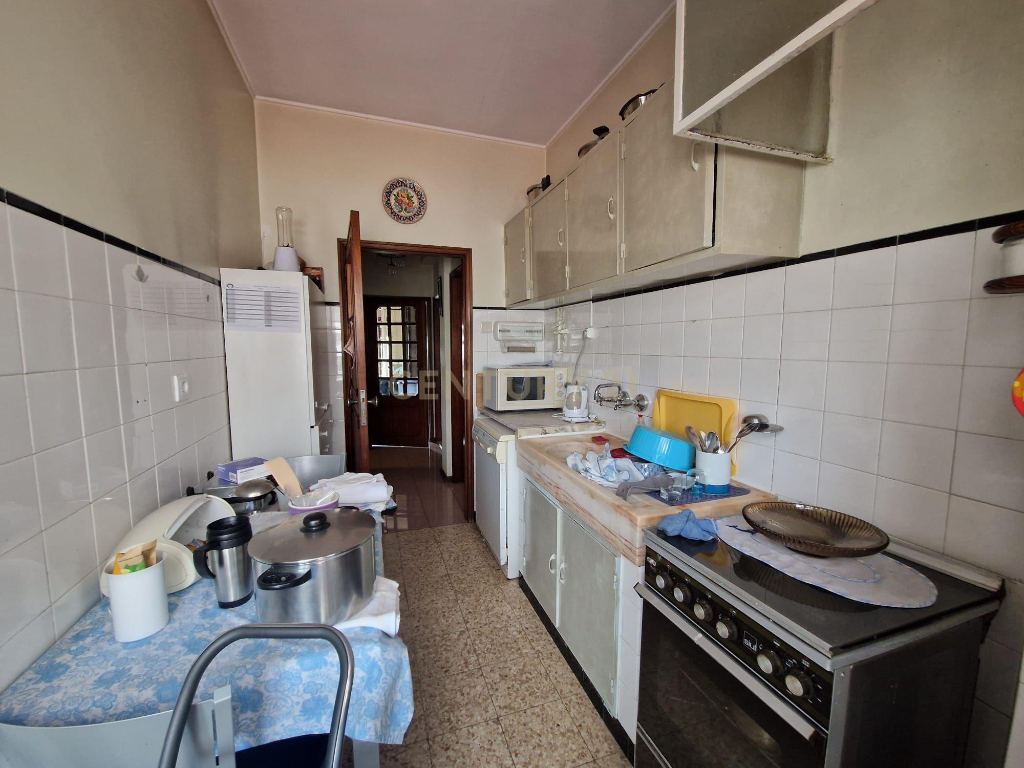 Apartamento T3 em Espinho com Vista e Proximidade à Praia - Image 9
